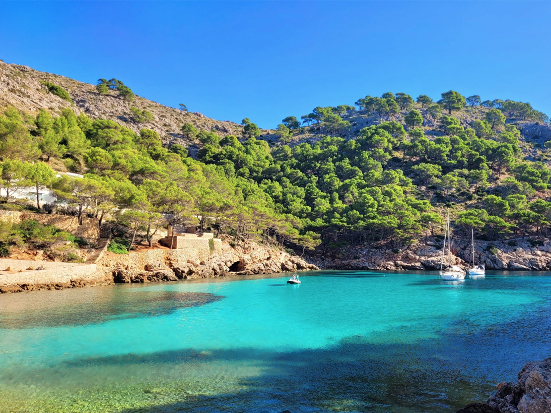 Cala Murta offer secure anchorages with picturesque views