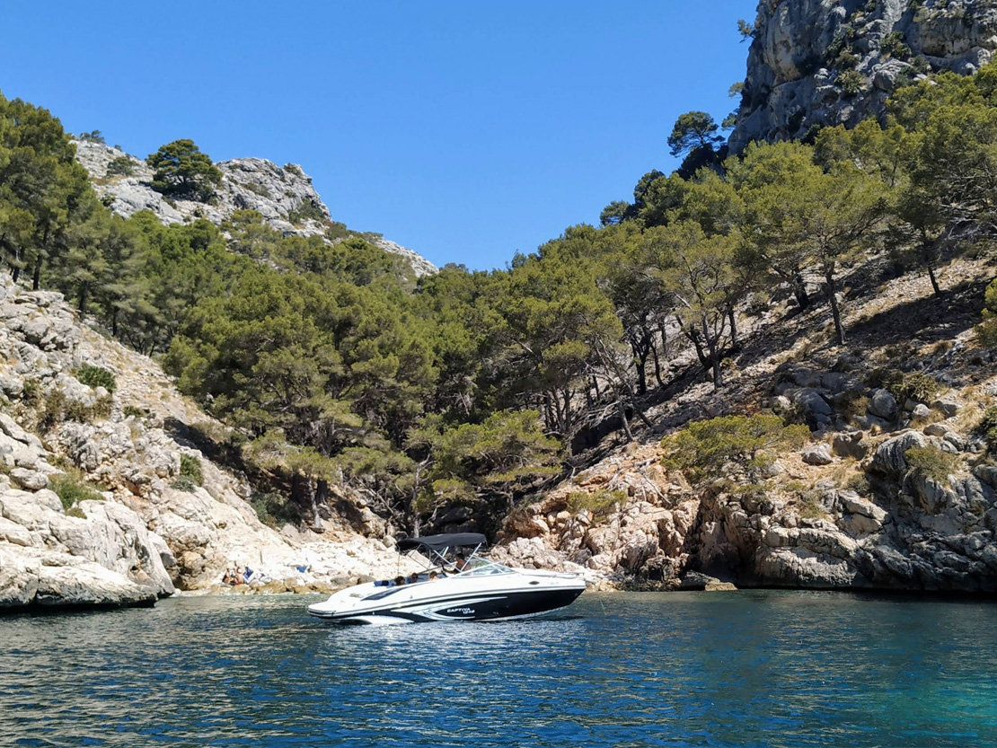 Cala en Gossalba – tranquil yacht stop in Mallorca’s remote north, favored by sailors seeking peace and seclusion