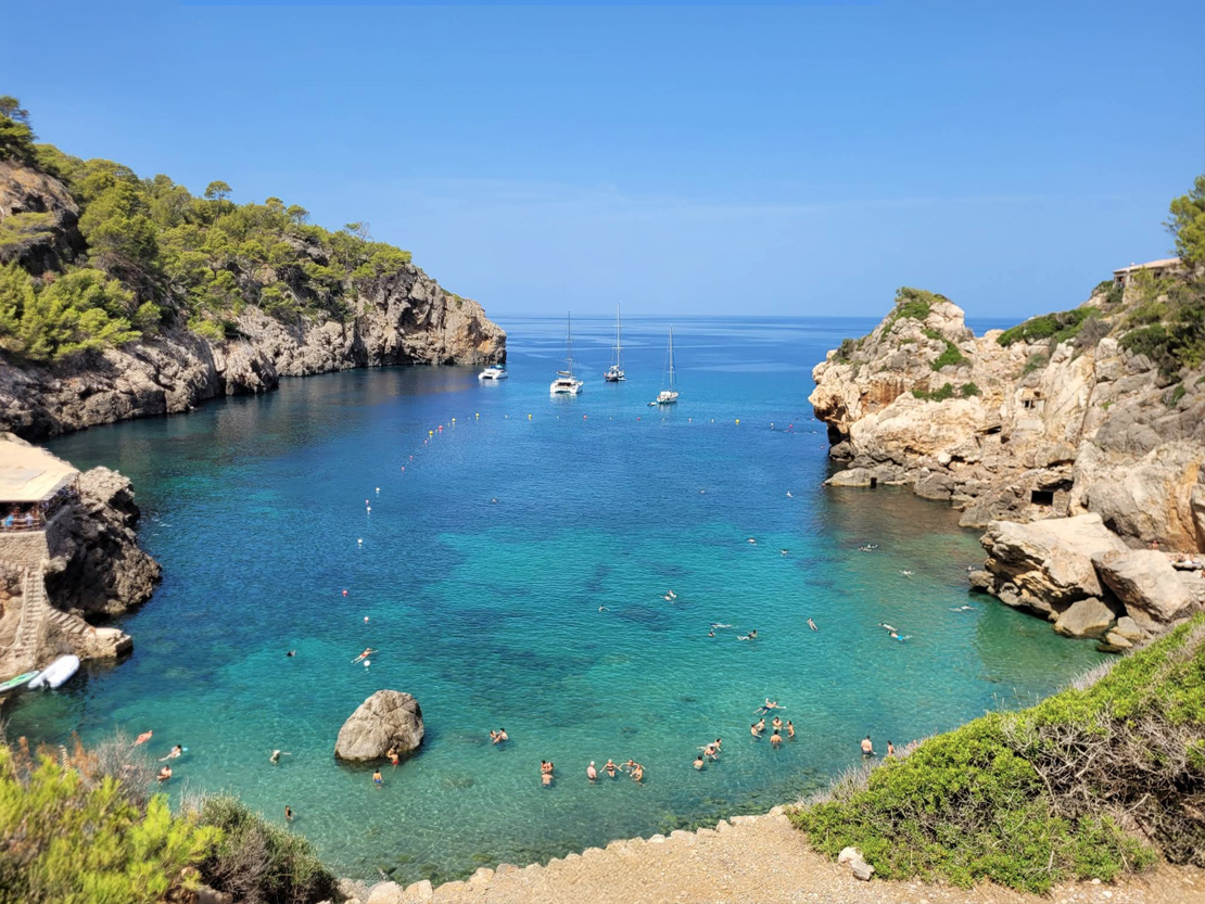 Yacht anchorage at Cala en Gossalba – crystal-clear waters and rugged beauty on Mallorca’s northern tip