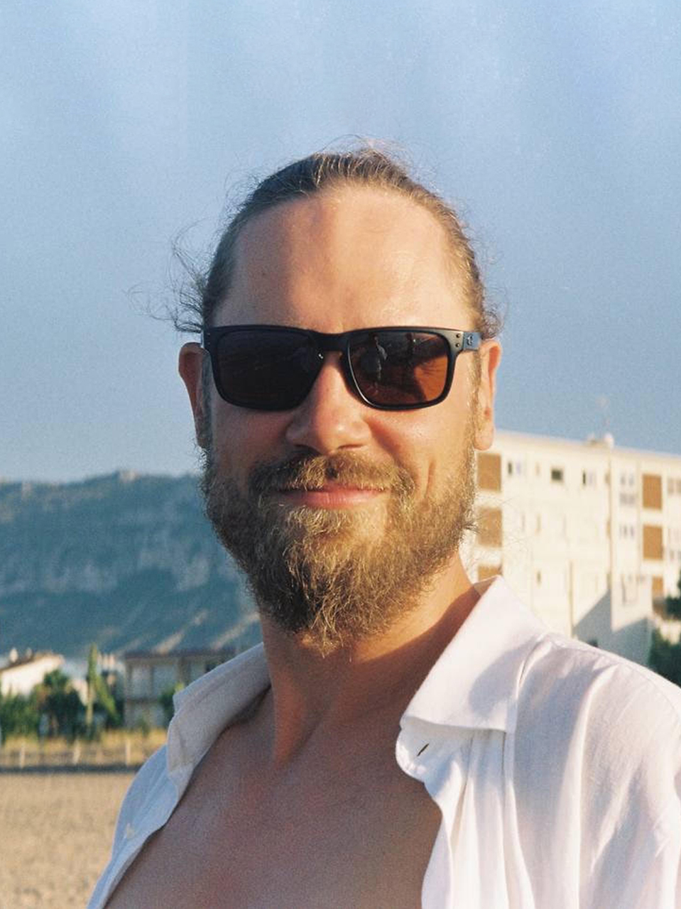 Ivan Director de base, Ibiza / Tenerife