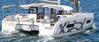 Catamarán Excess 11 FLOKI
